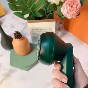 High-Performance Rechargeable Lint Remover